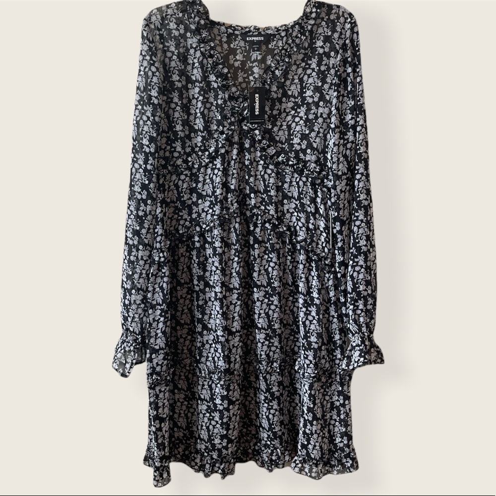 EXPRESS | Floral Tiered Trapeze Long Sleeved Dress